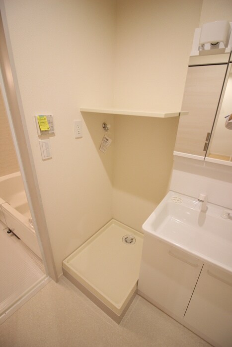 物件内観写真11　(洗濯機置場)