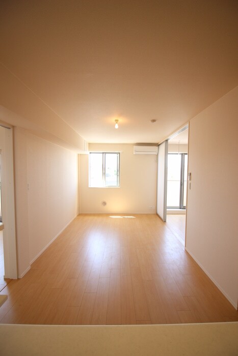 物件内観写真15　(居室)