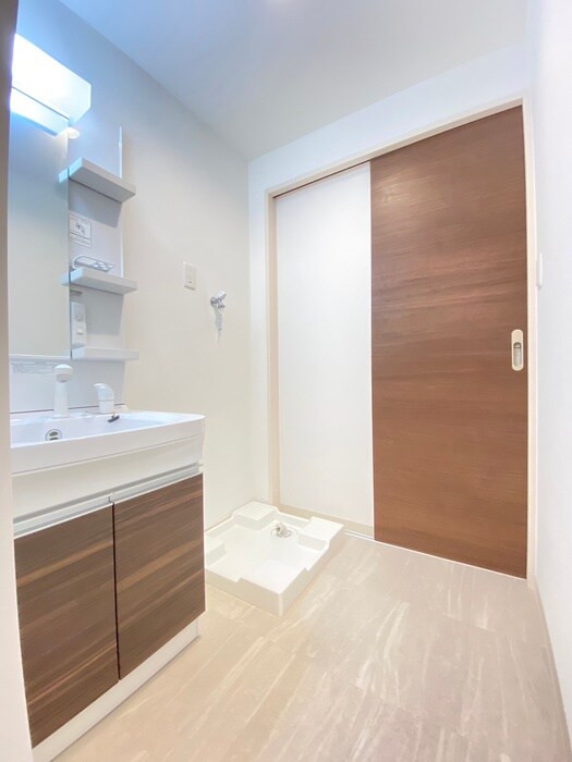 物件内観写真16　(洗濯機置場)