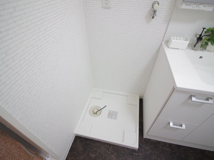 物件内観写真10　(洗濯機置場)