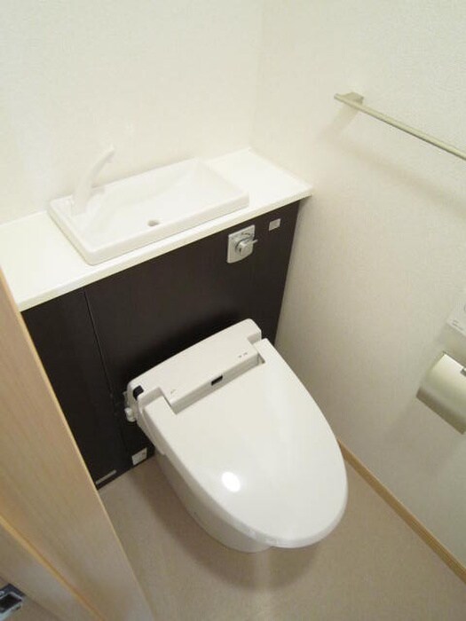 物件内観写真14　(トイレ)