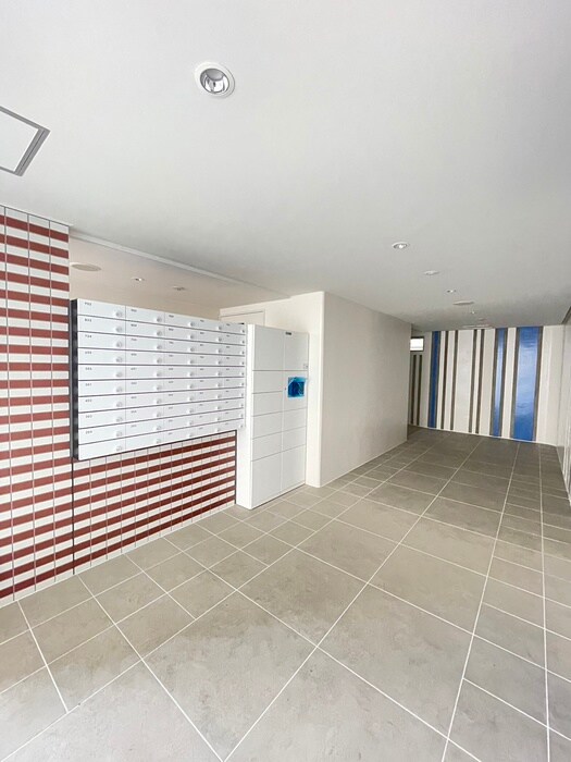 物件外観写真4　(エントランス部分)