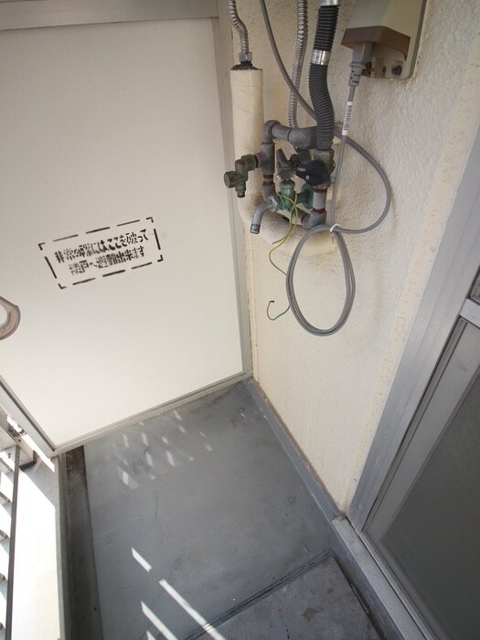 物件内観写真10　(洗濯機置場)