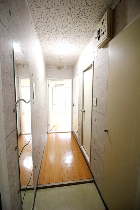 物件内観写真14　(廊下)