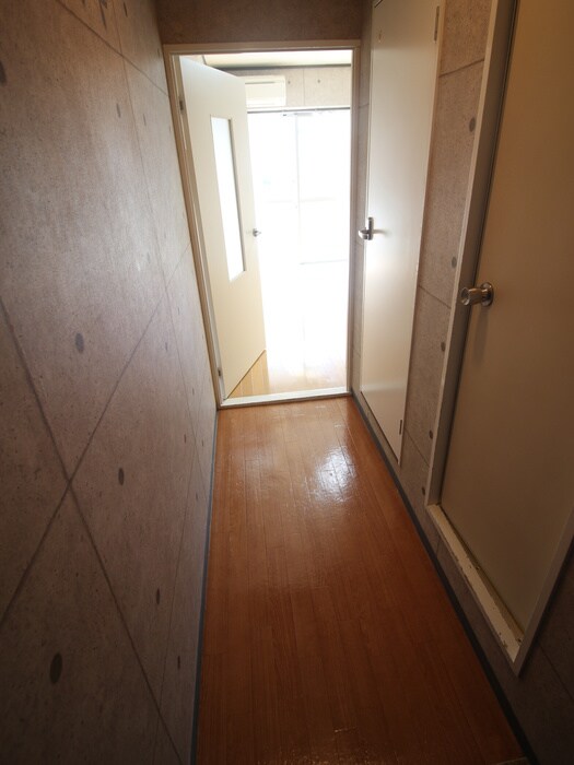 物件内観写真17　(廊下)
