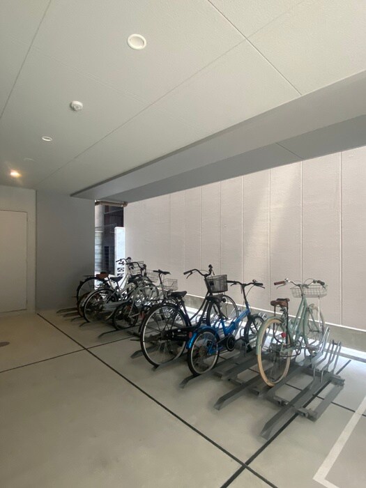 物件外観写真5　(駐輪場)
