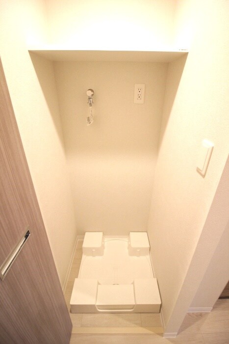 物件内観写真11　(洗濯機置場)