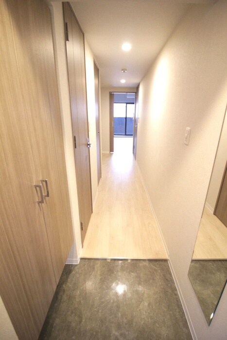 物件内観写真16　(玄関)