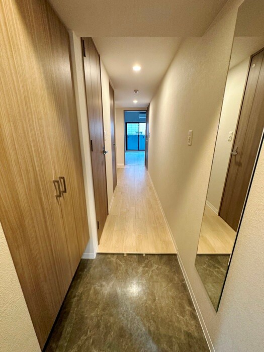 物件内観写真18　(玄関)