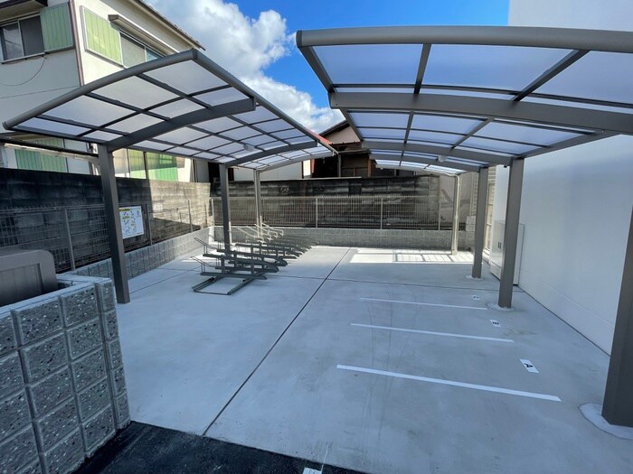 物件外観写真3　(駐輪場)