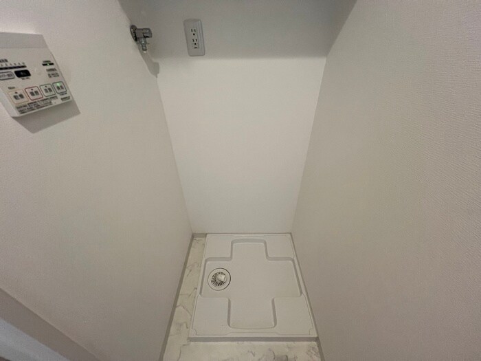 物件内観写真10　(洗濯機置場)