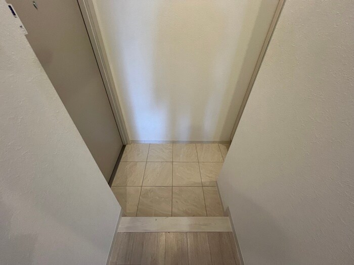 物件内観写真15　(玄関)