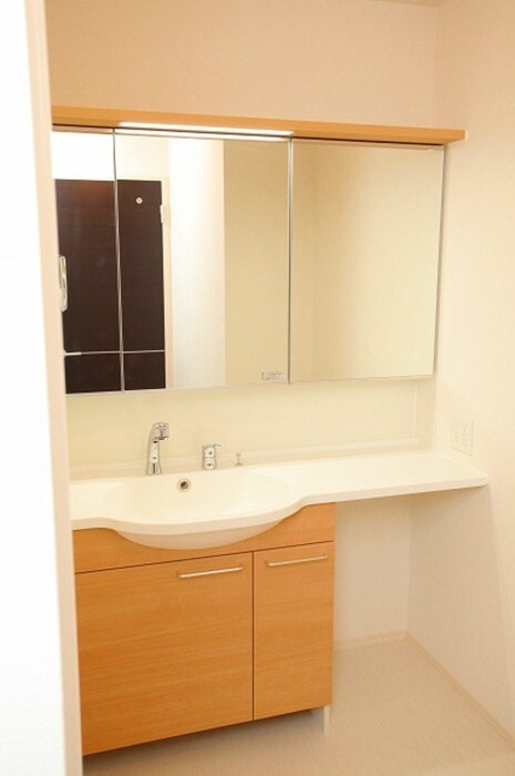 物件内観写真9　(洗面)