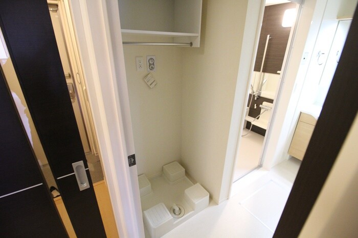 物件内観写真11　(洗濯機置場)