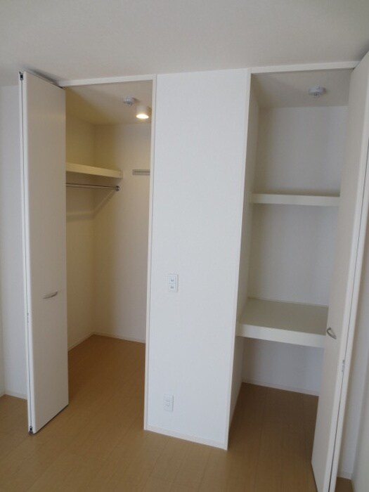 物件内観写真13　(収納)