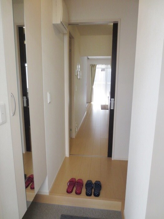 物件内観写真14　(廊下)