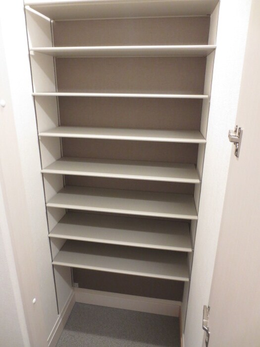 物件内観写真15　(靴箱)