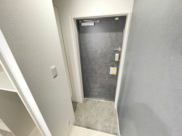 物件内観写真18　(玄関)