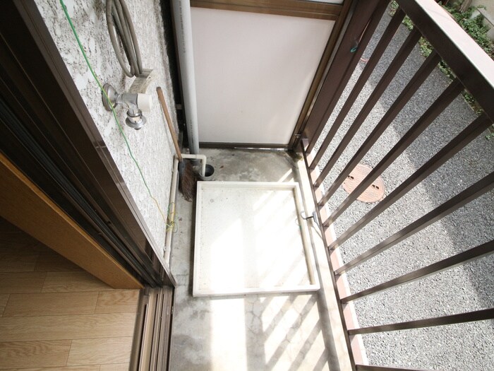 物件内観写真17　(洗濯機置場)