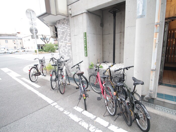 物件外観写真5　(駐輪場)