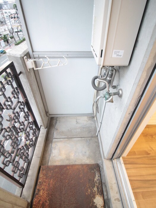 物件内観写真17　(洗濯機置場)