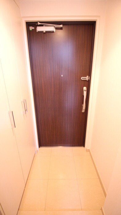 物件内観写真7　(玄関)