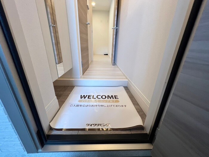 物件内観写真13　(玄関)