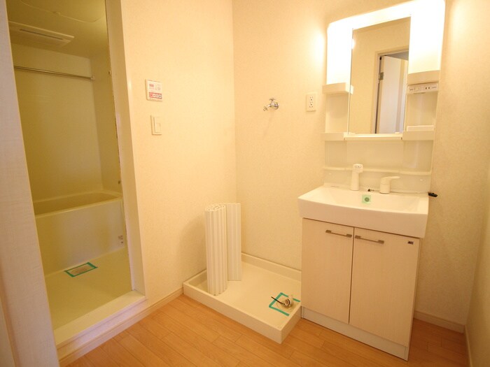 物件内観写真13　(洗濯機置場)