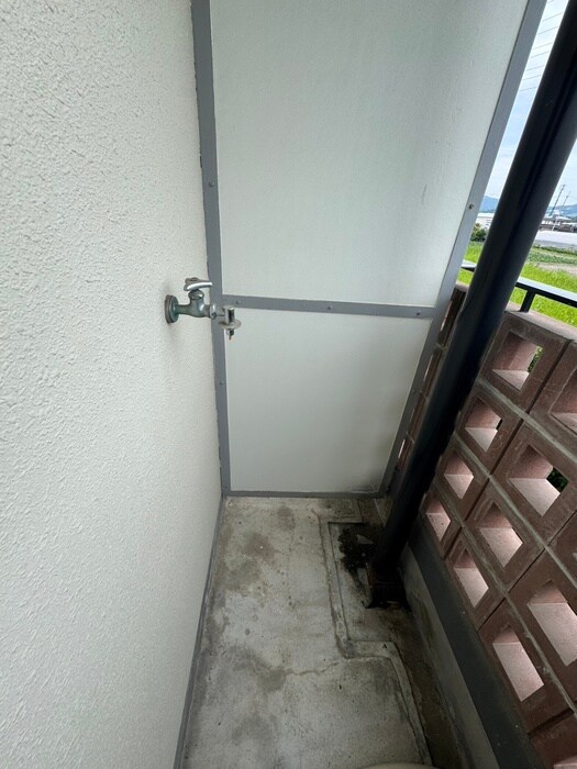 物件内観写真12　(洗濯機置場)