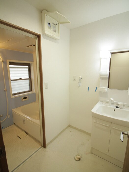 物件内観写真15　(洗濯機置場)