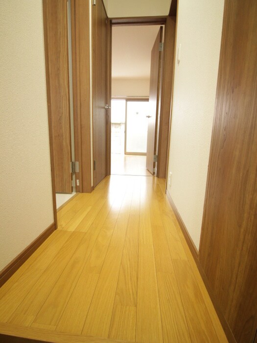 物件内観写真17　(廊下)