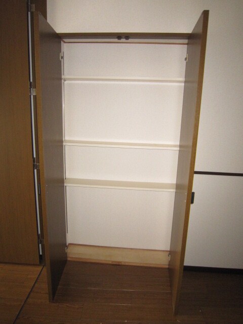物件内観写真15　(収納)