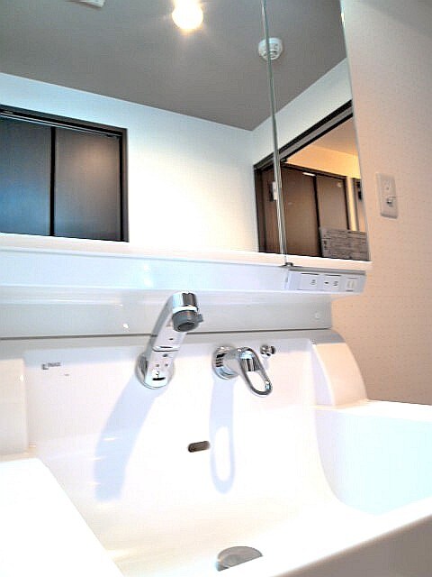 物件内観写真13　(洗面)