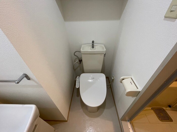 物件内観写真14　(トイレ)