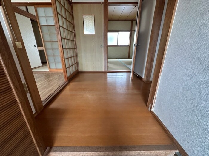 物件内観写真12　(廊下)