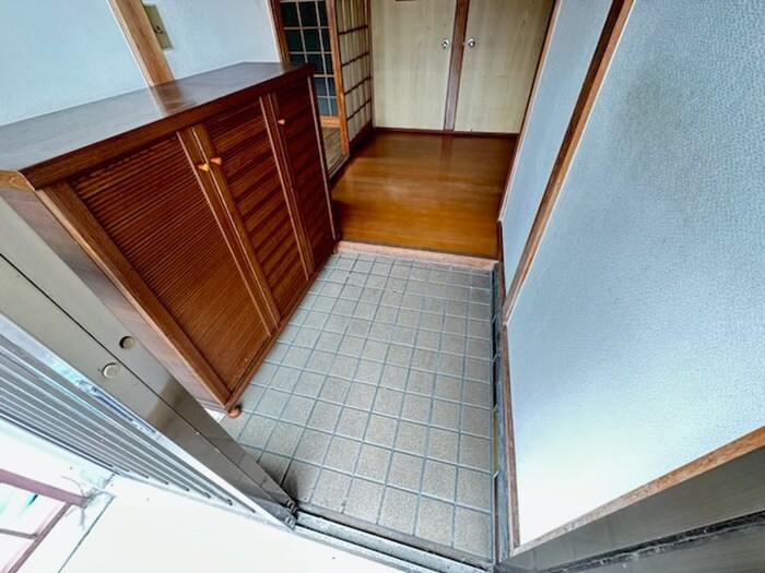 物件内観写真14　(玄関)