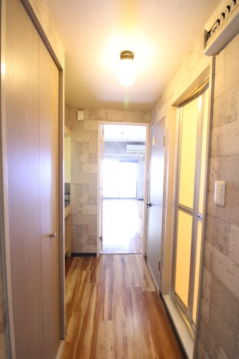 物件内観写真15　(廊下)