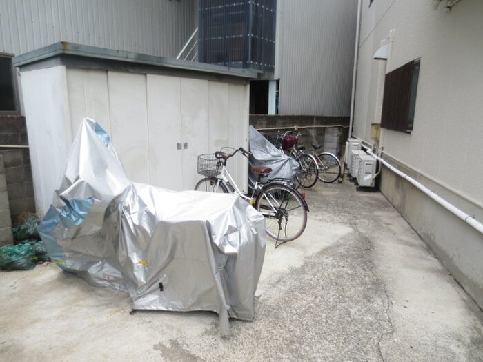 物件外観写真6　(駐輪場)