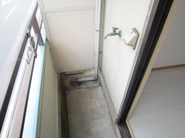 物件内観写真16　(洗濯機置場)