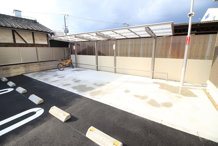 物件外観写真3　(駐輪場)