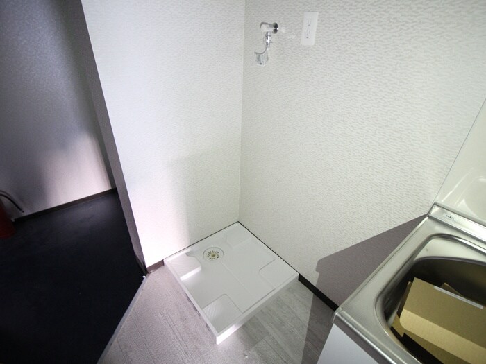 物件内観写真13　(洗濯機置場)