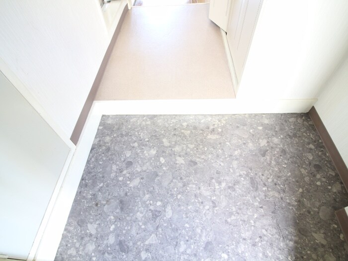 物件内観写真14　(玄関)