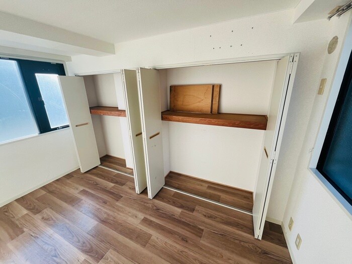 物件内観写真12　(収納)