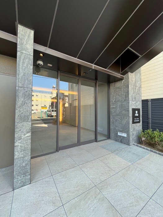 物件外観写真2　(エントランス部分)