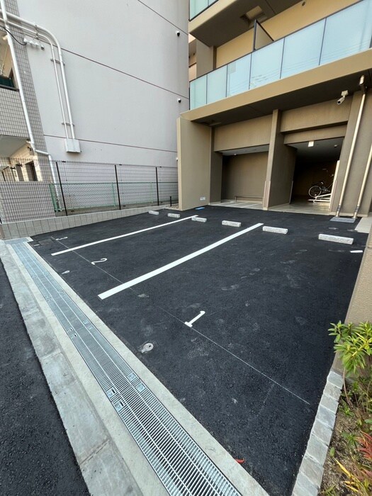 物件外観写真4　(駐車場)