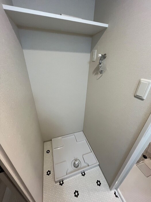 物件内観写真10　(洗濯機置場)