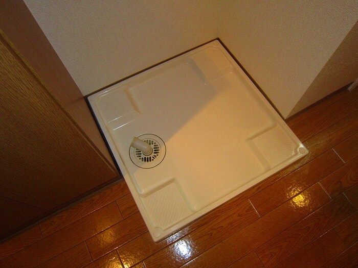 物件内観写真9　(洗濯機置場)