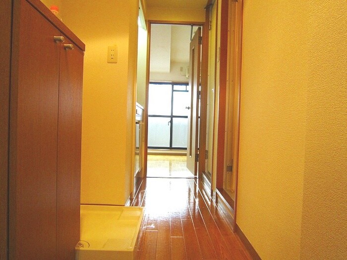 物件内観写真15　(玄関)