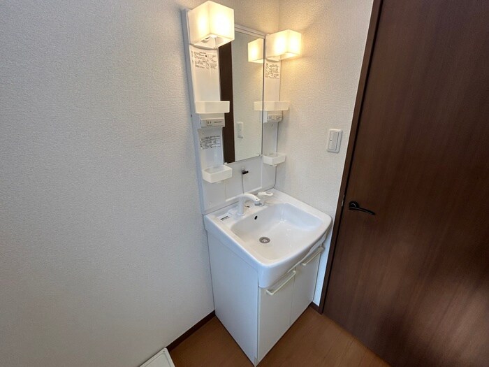 物件内観写真11　(洗面)