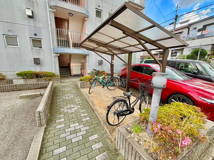 物件外観写真5　(駐輪場)